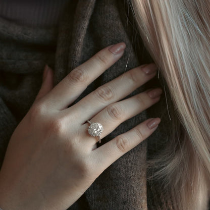 1.33 CT Oval Halo Moissanite Engagement Ring