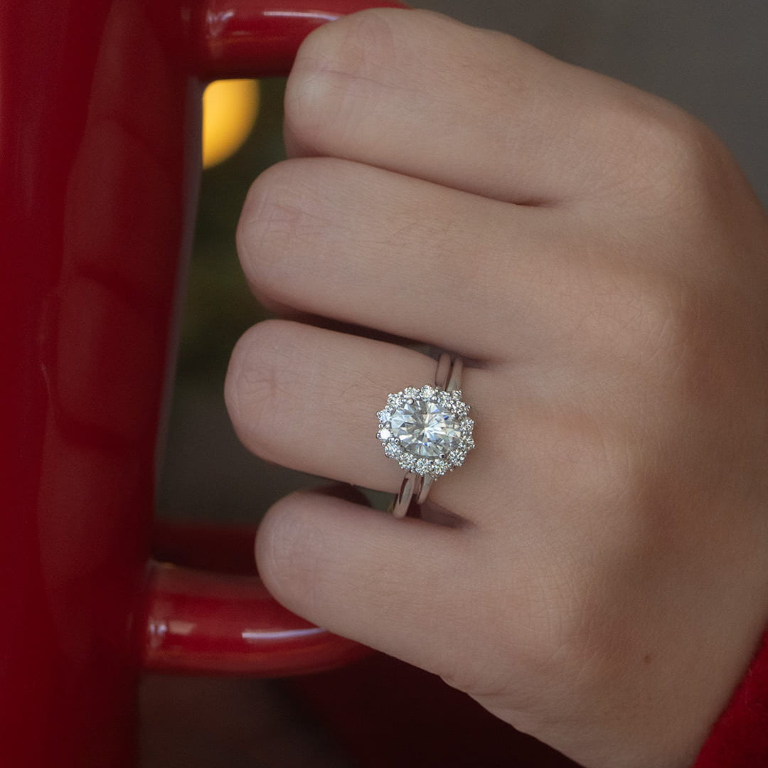 1.33 CT Oval Halo Moissanite Engagement Ring
