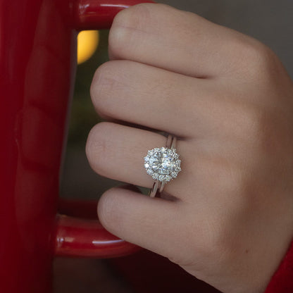 1.33 CT Oval Halo Moissanite Engagement Ring