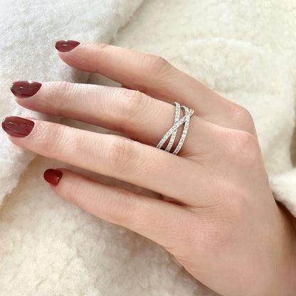 0.5 TCW Round Criss Cross Moissanite Wedding Band