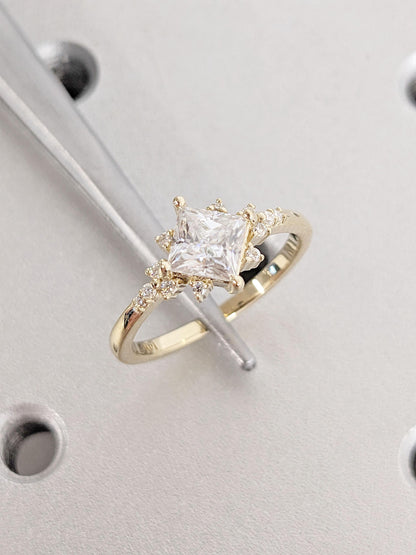 1.2 CT Round Solitaire Moissanite Engagement Ring