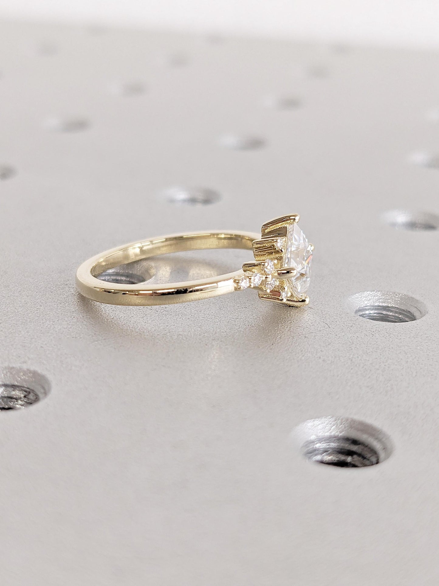 1.2 CT Round Solitaire Moissanite Engagement Ring