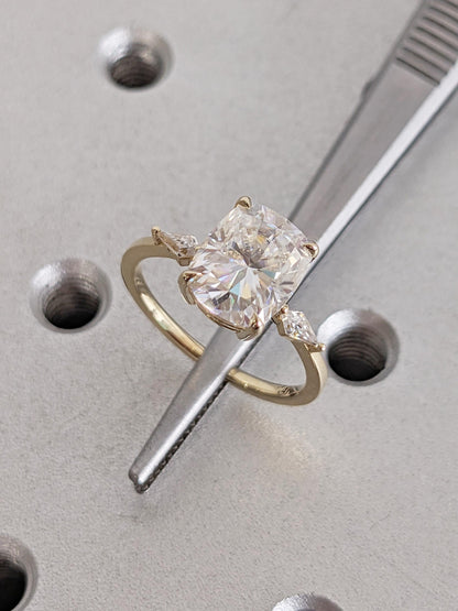 1.2 CT Round Solitaire Moissanite Engagement Ring