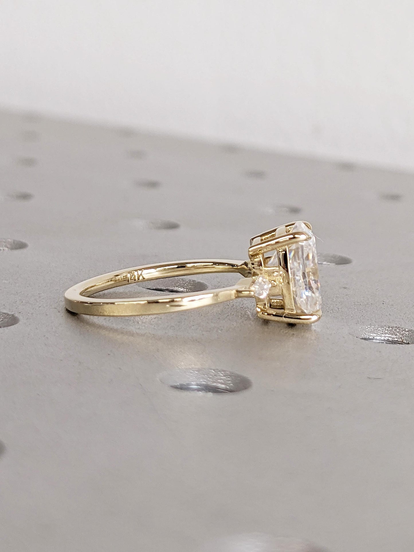 1.2 CT Round Solitaire Moissanite Engagement Ring