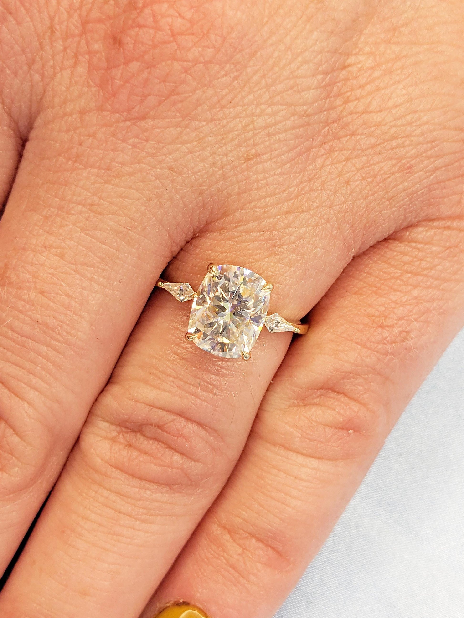 1.2 CT Round Solitaire Moissanite Engagement Ring