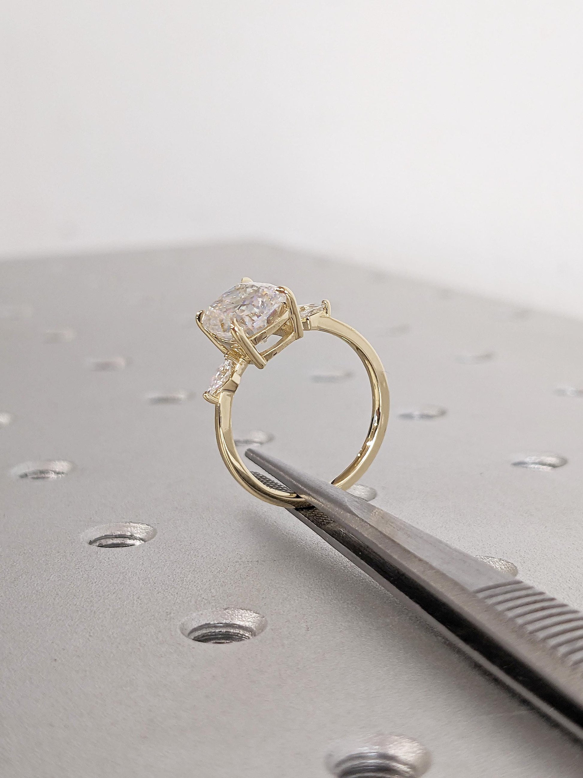 1.2 CT Round Solitaire Moissanite Engagement Ring