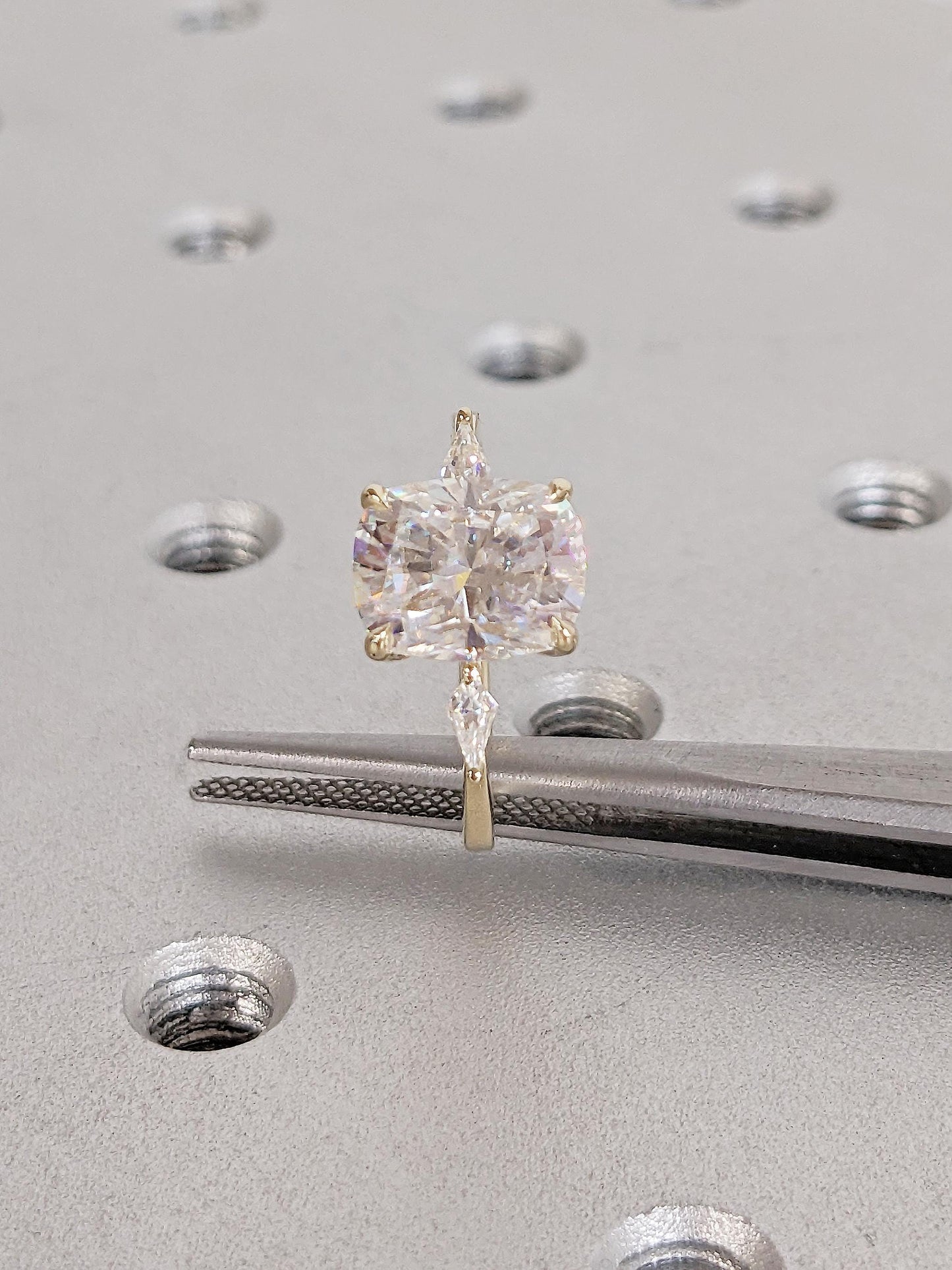 1.2 CT Round Solitaire Moissanite Engagement Ring