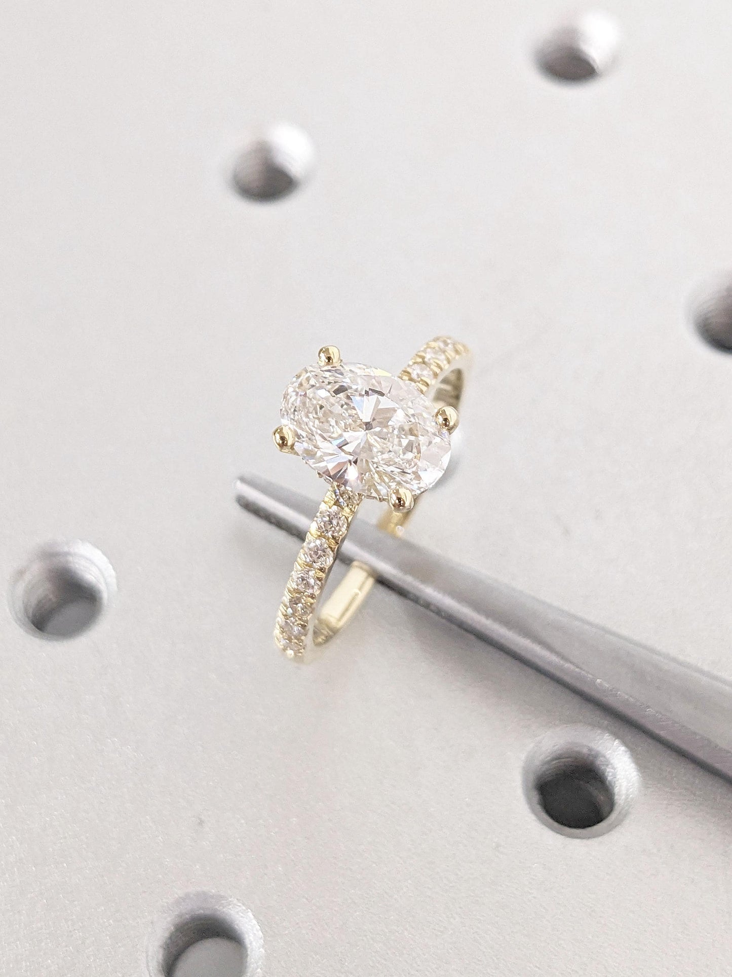 1.2 CT Round Solitaire Moissanite Engagement Ring