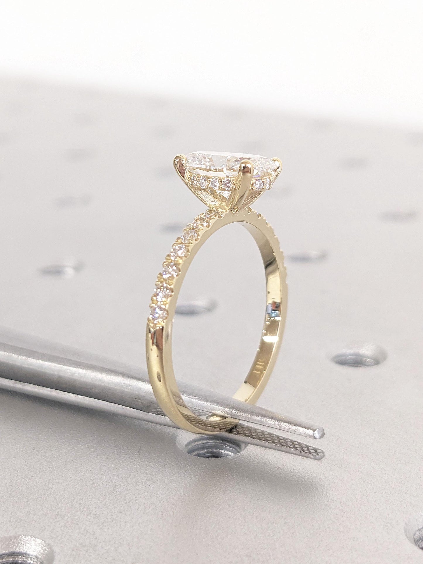 1.2 CT Round Solitaire Moissanite Engagement Ring
