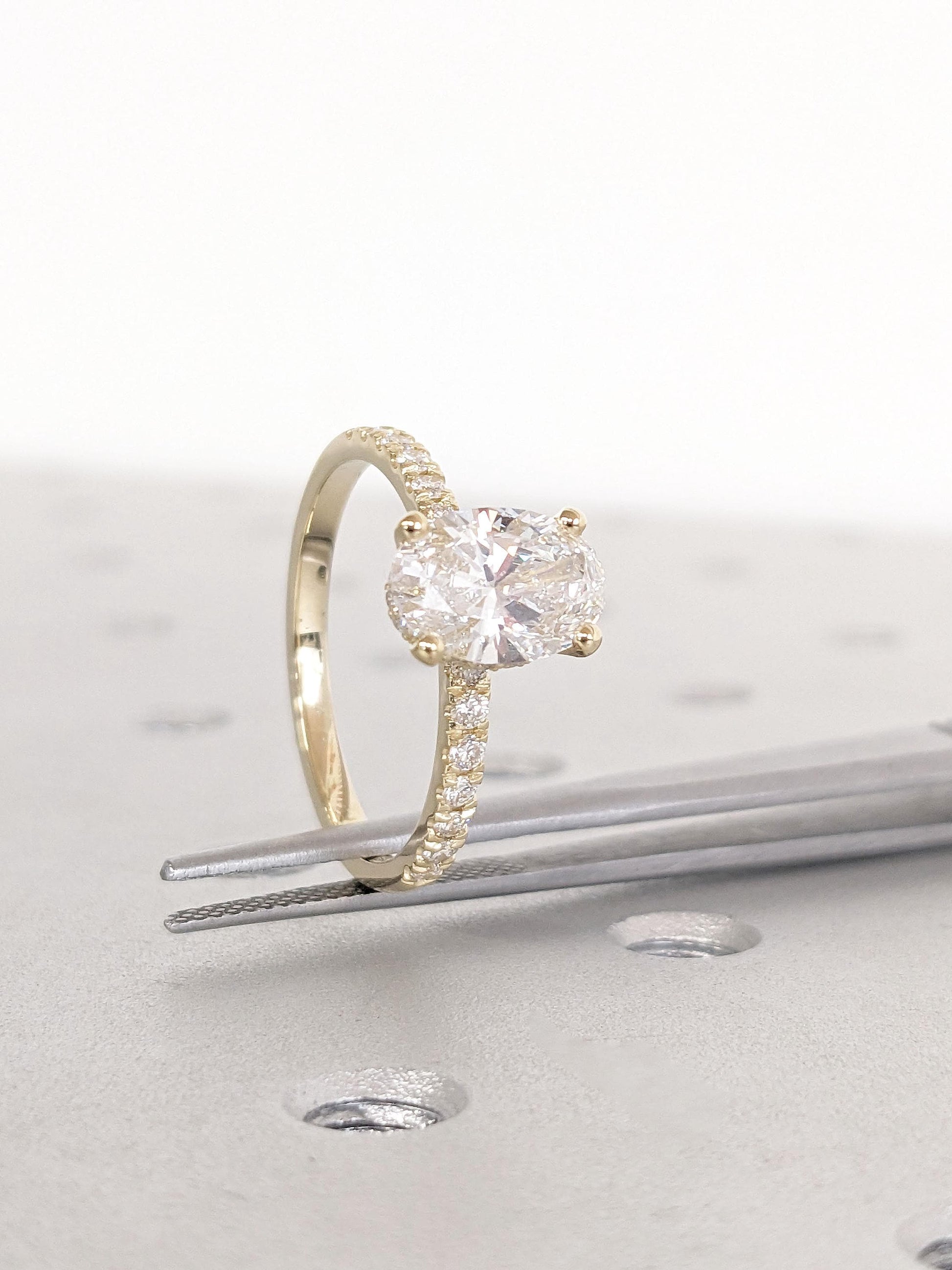 1.2 CT Round Solitaire Moissanite Engagement Ring