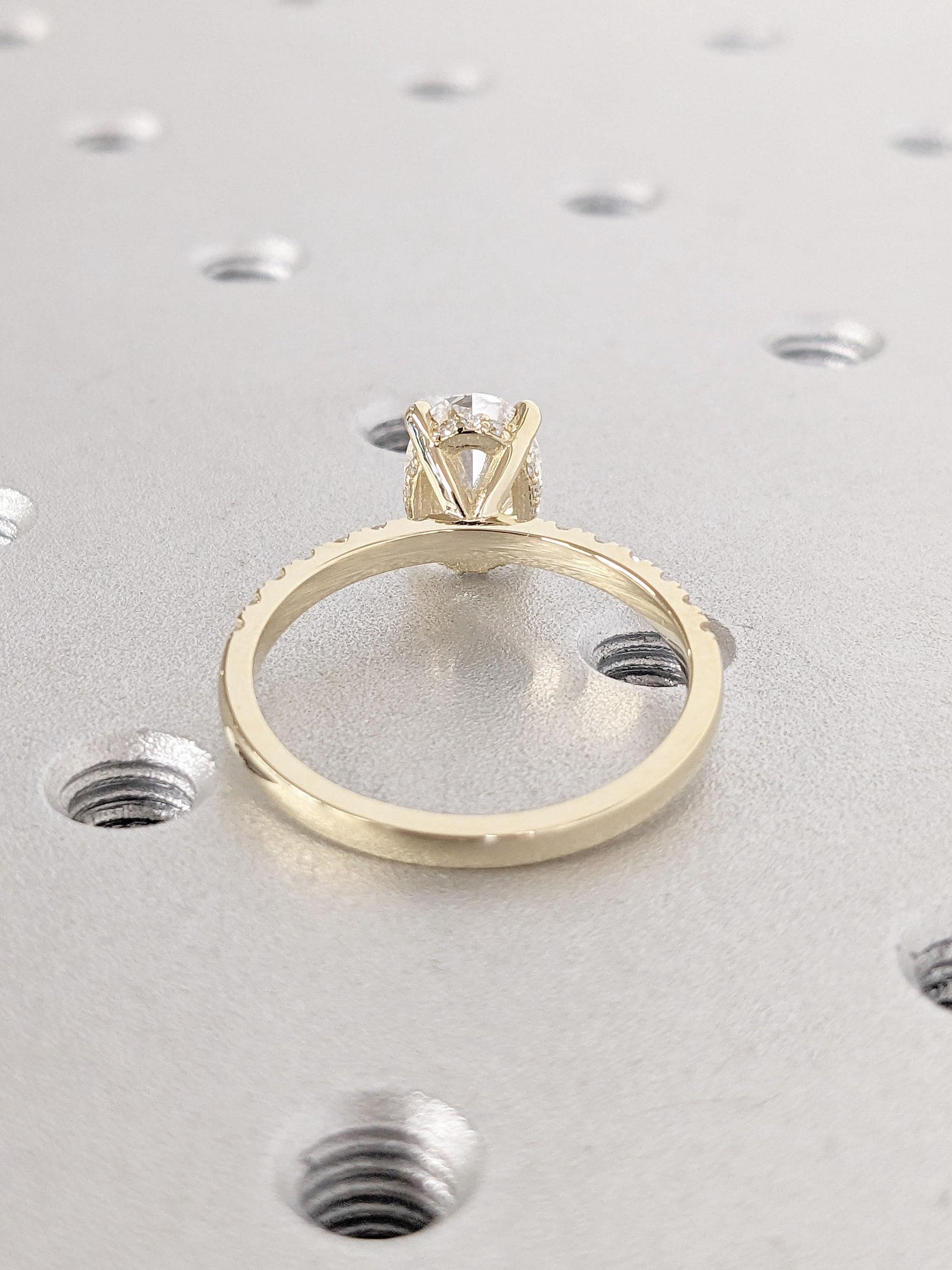 1.2 CT Round Solitaire Moissanite Engagement Ring