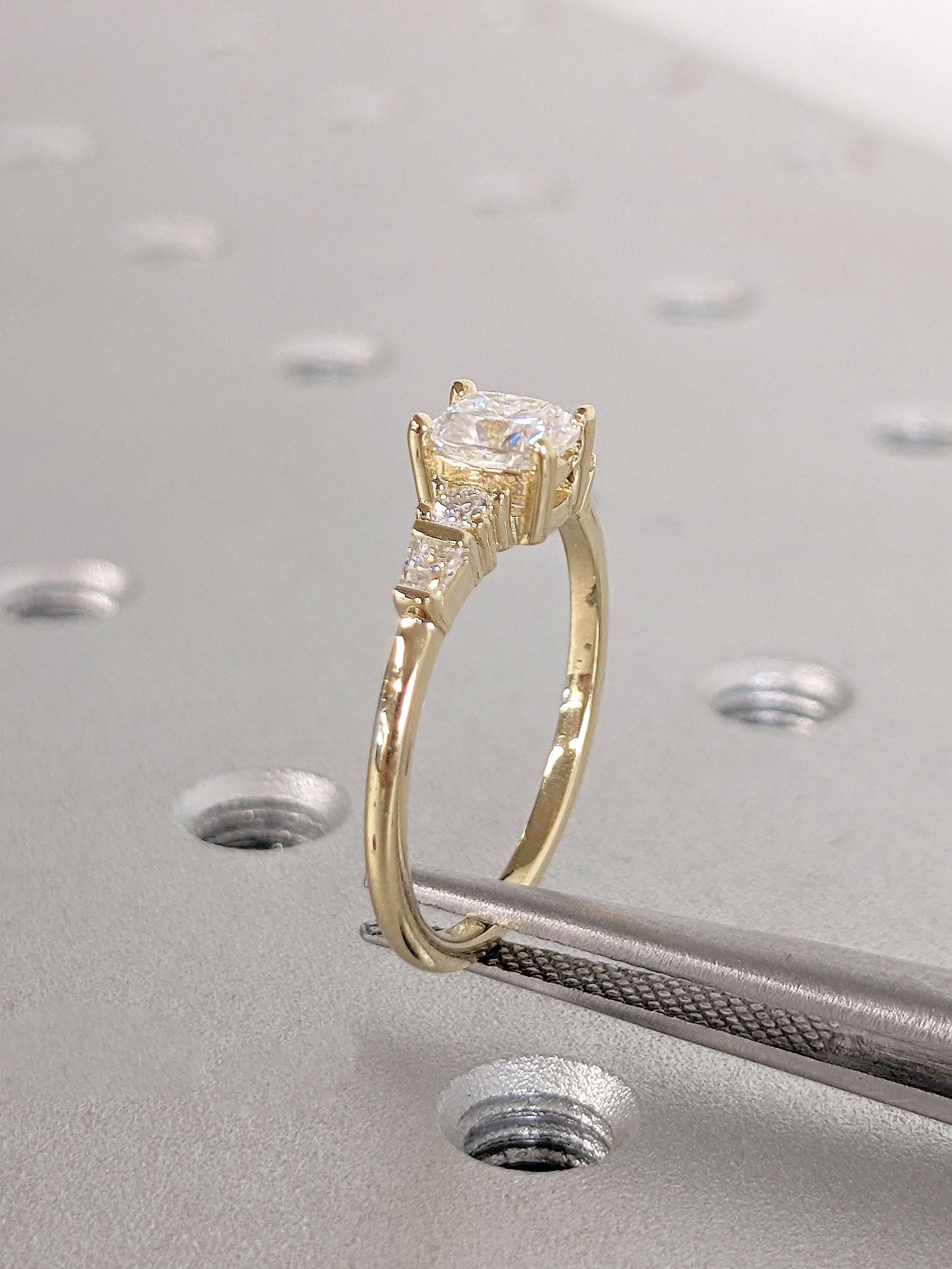 1.2 CT Round Solitaire Moissanite Engagement Ring