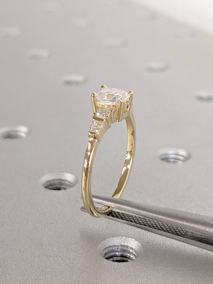 1.2 CT Round Solitaire Moissanite Engagement Ring