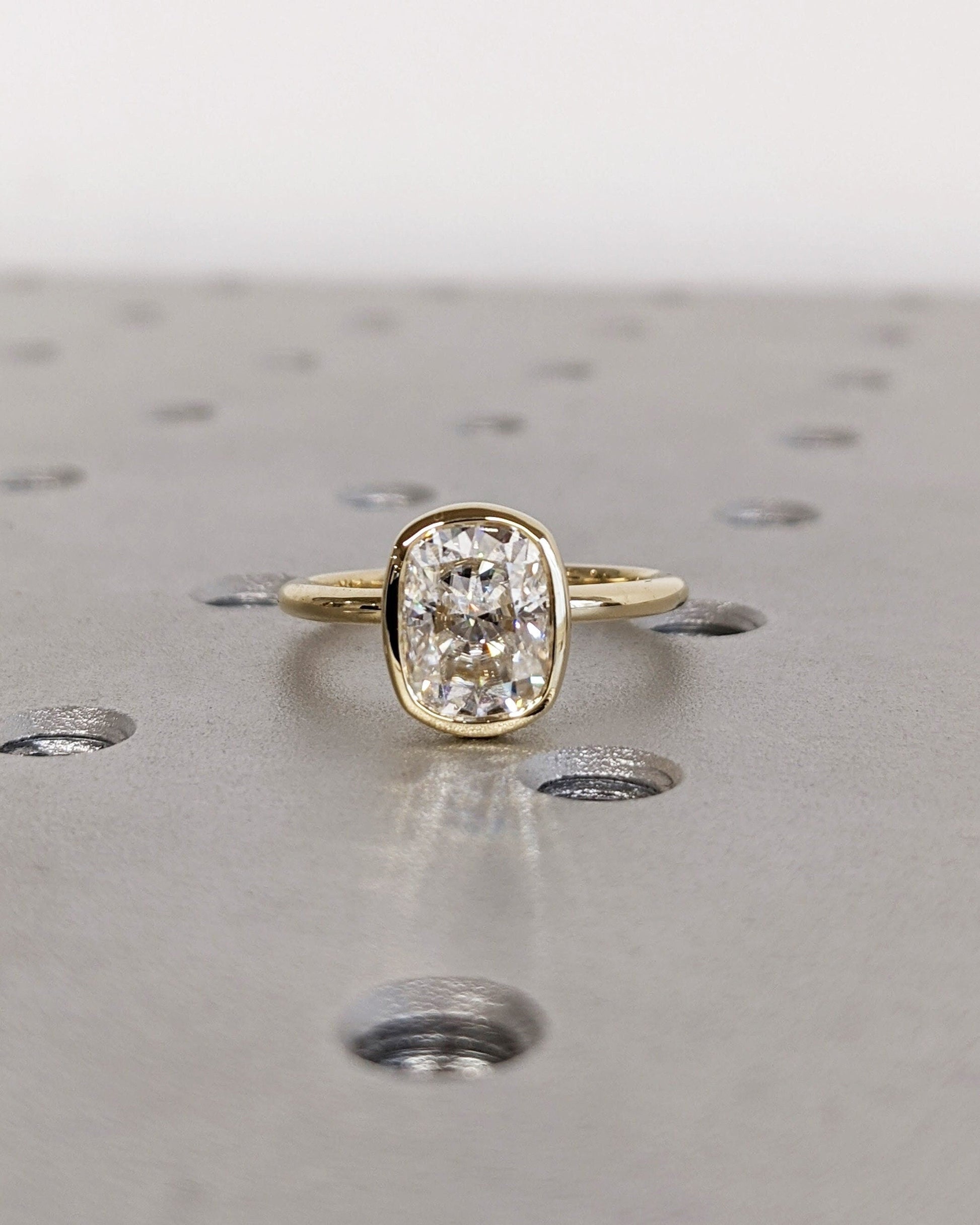 1.2 CT Round Solitaire Moissanite Engagement Ring