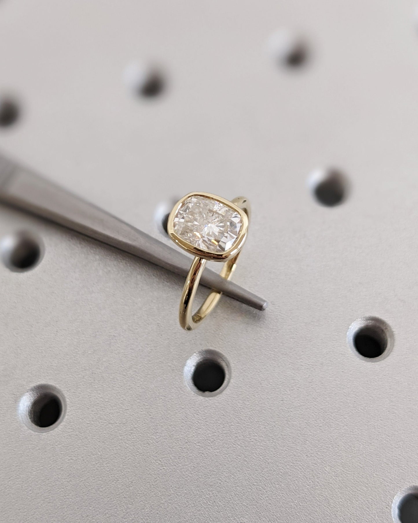 1.2 CT Round Solitaire Moissanite Engagement Ring