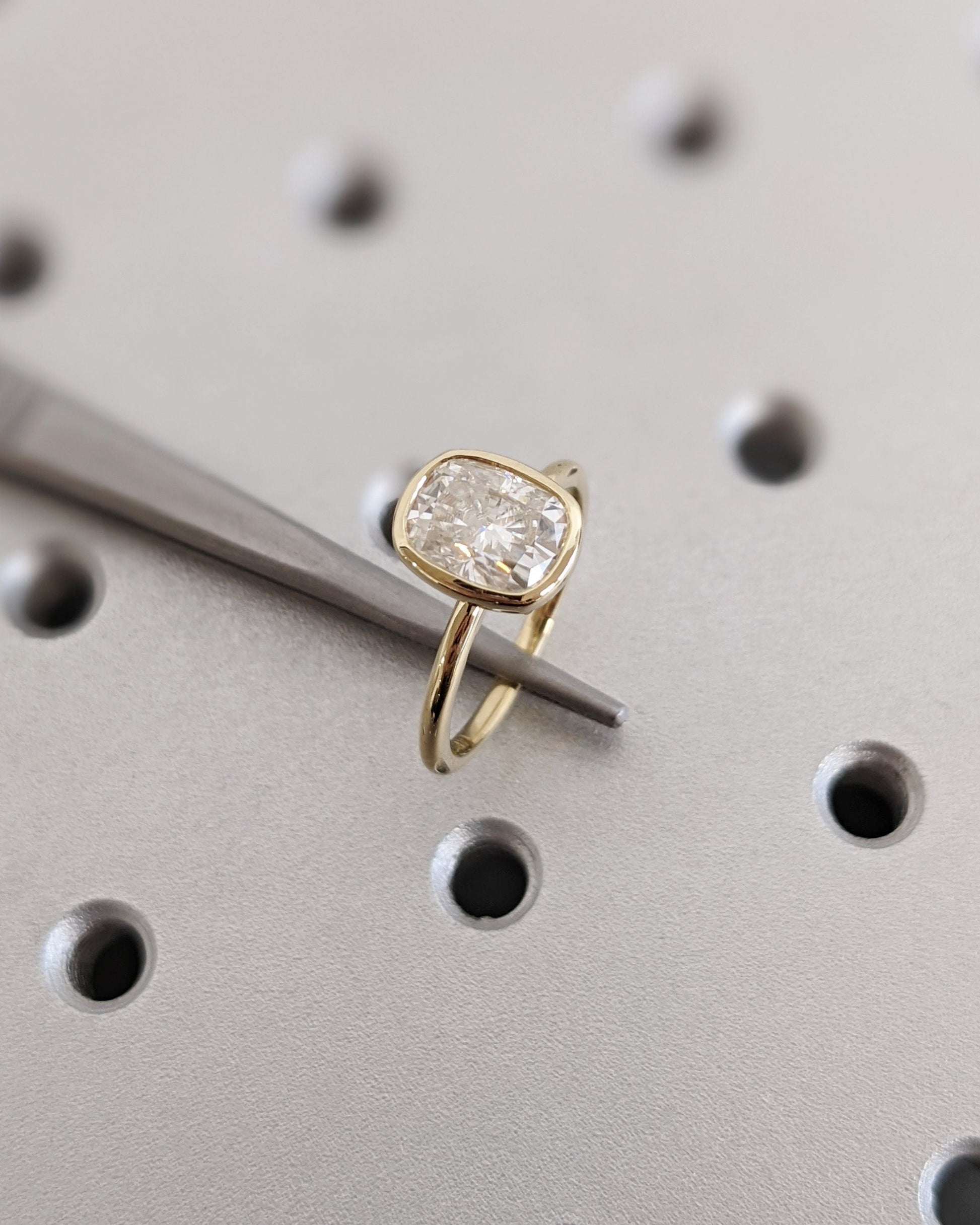 1.2 CT Round Solitaire Moissanite Engagement Ring