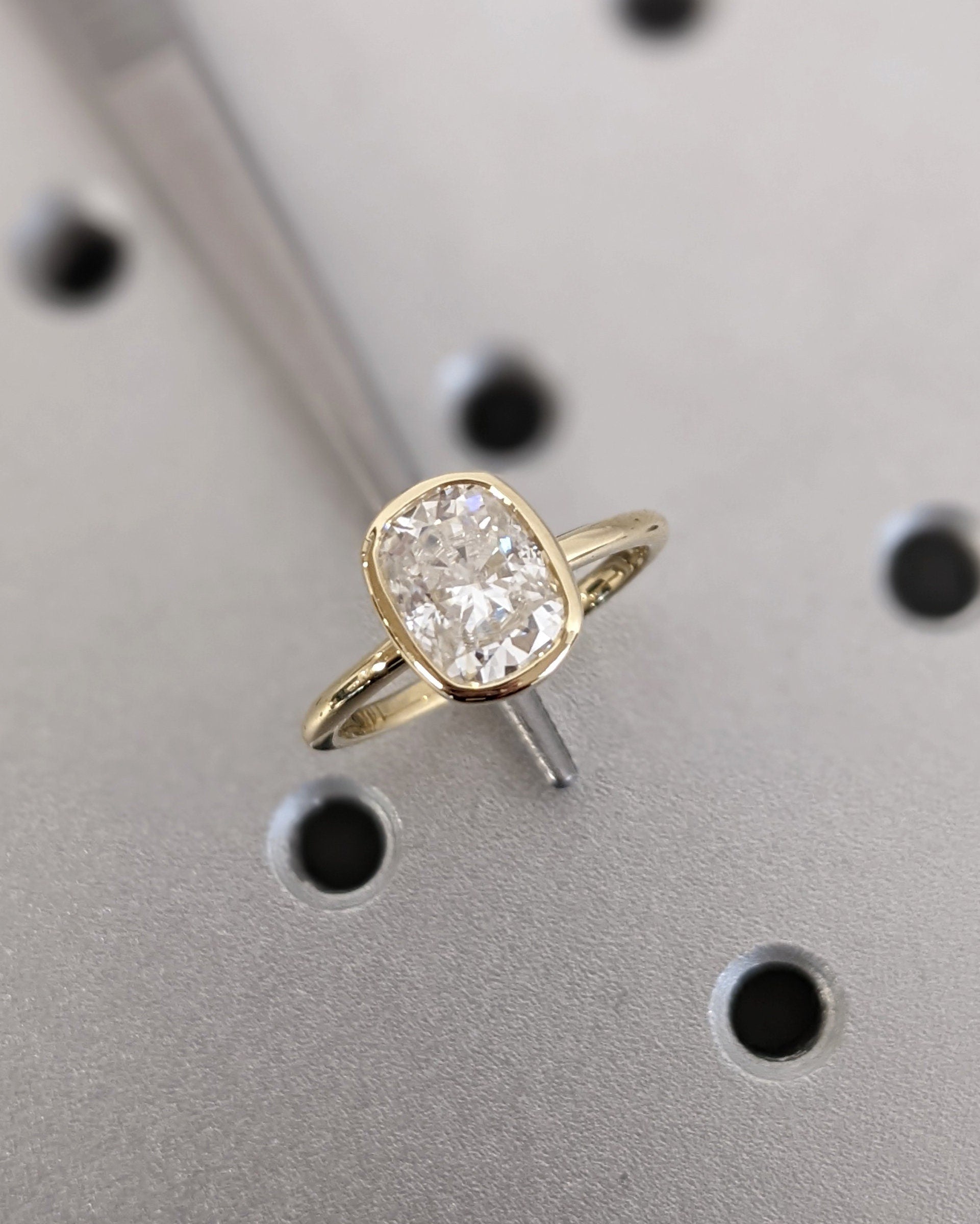 1.2 CT Round Solitaire Moissanite Engagement Ring