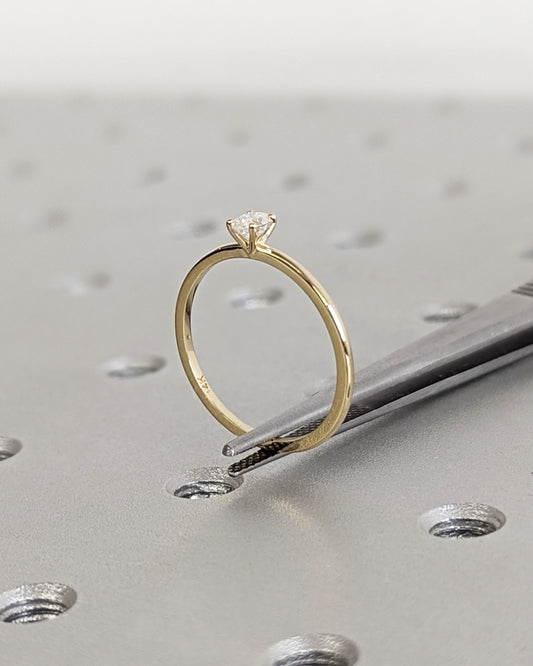 1.2 CT Round Solitaire Moissanite Engagement Ring