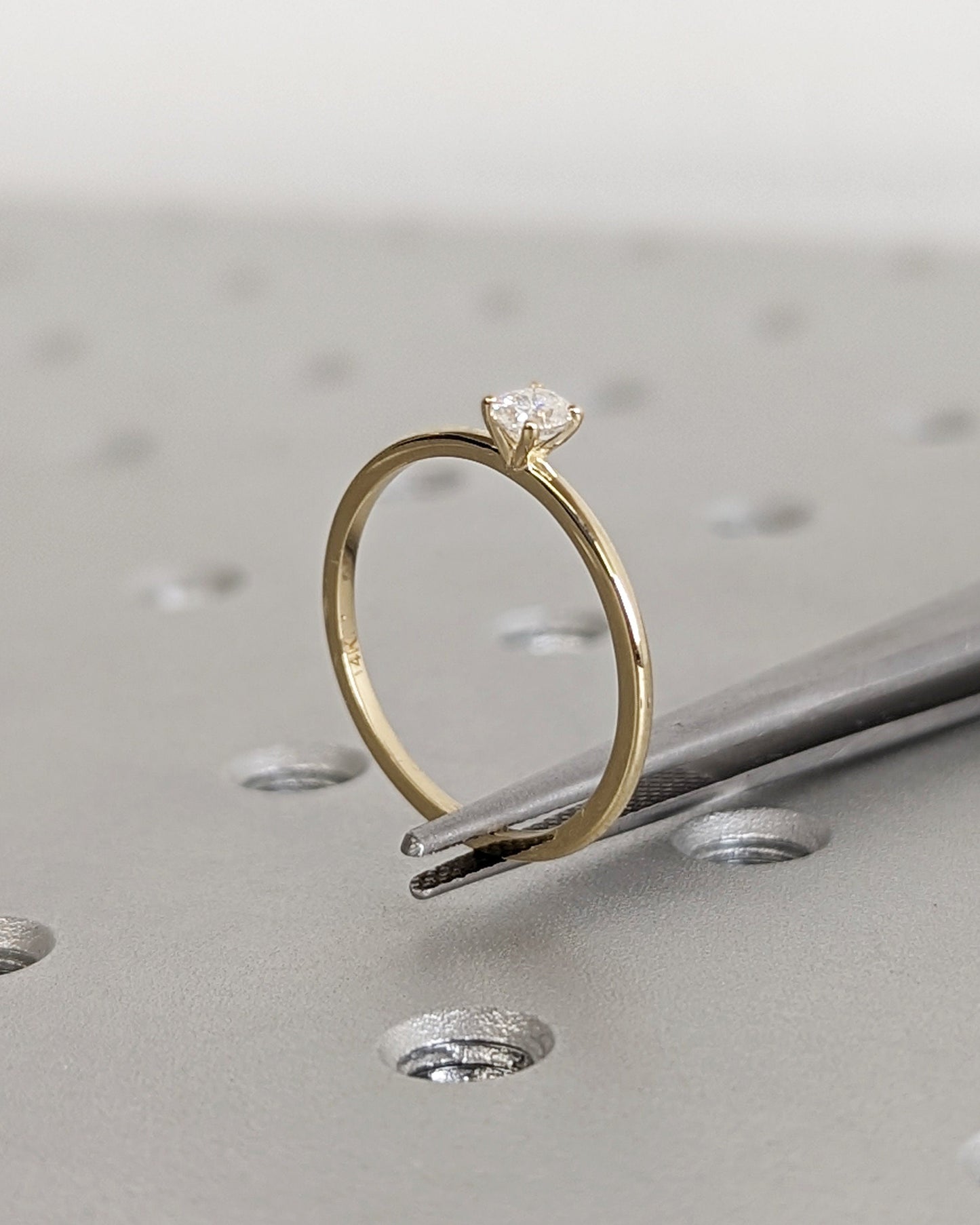 1.2 CT Round Solitaire Moissanite Engagement Ring