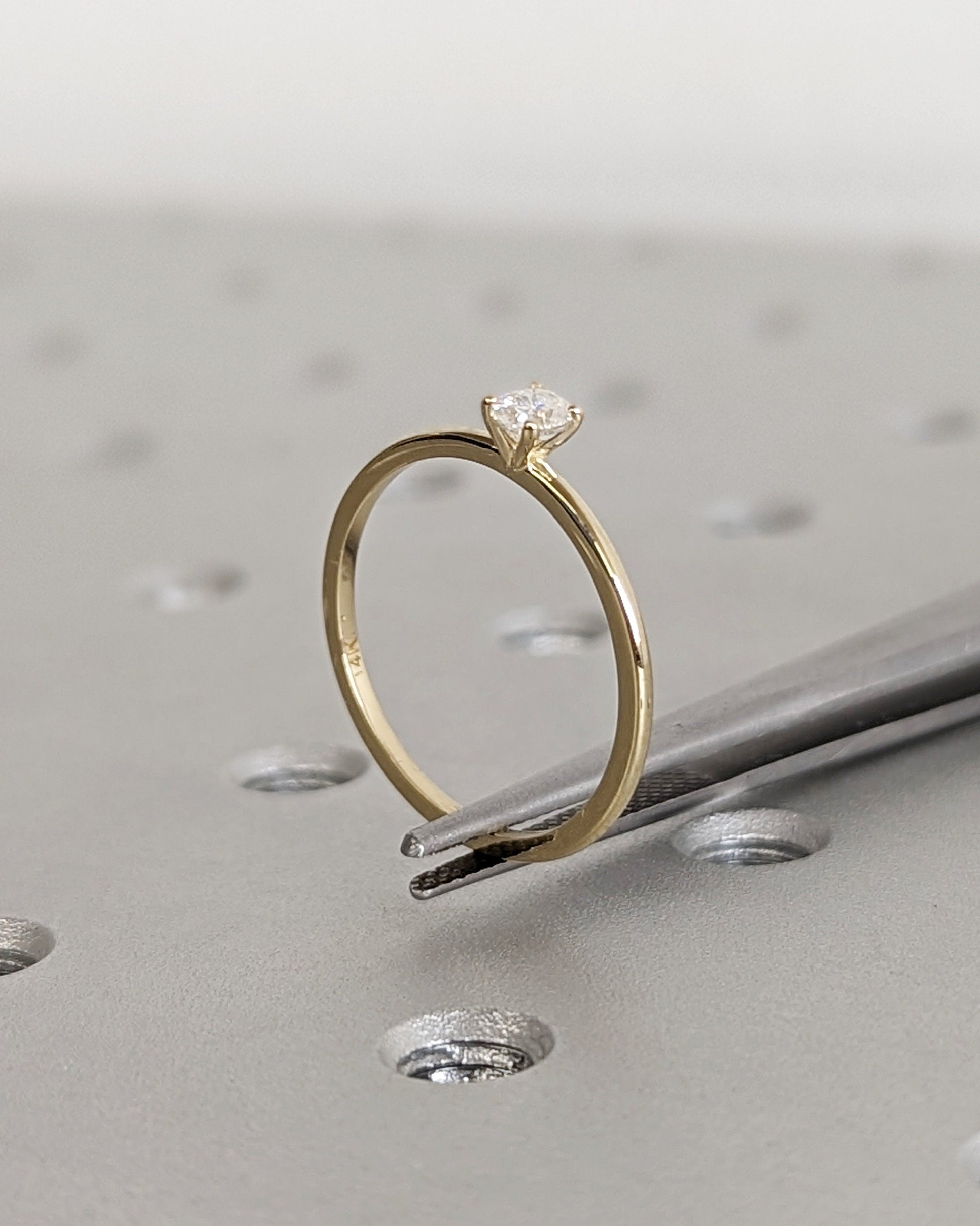1.2 CT Round Solitaire Moissanite Engagement Ring