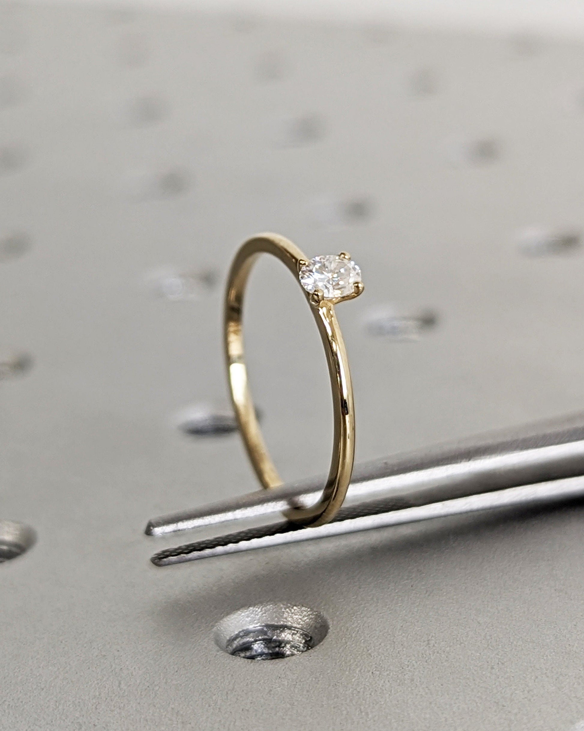 1.2 CT Round Solitaire Moissanite Engagement Ring