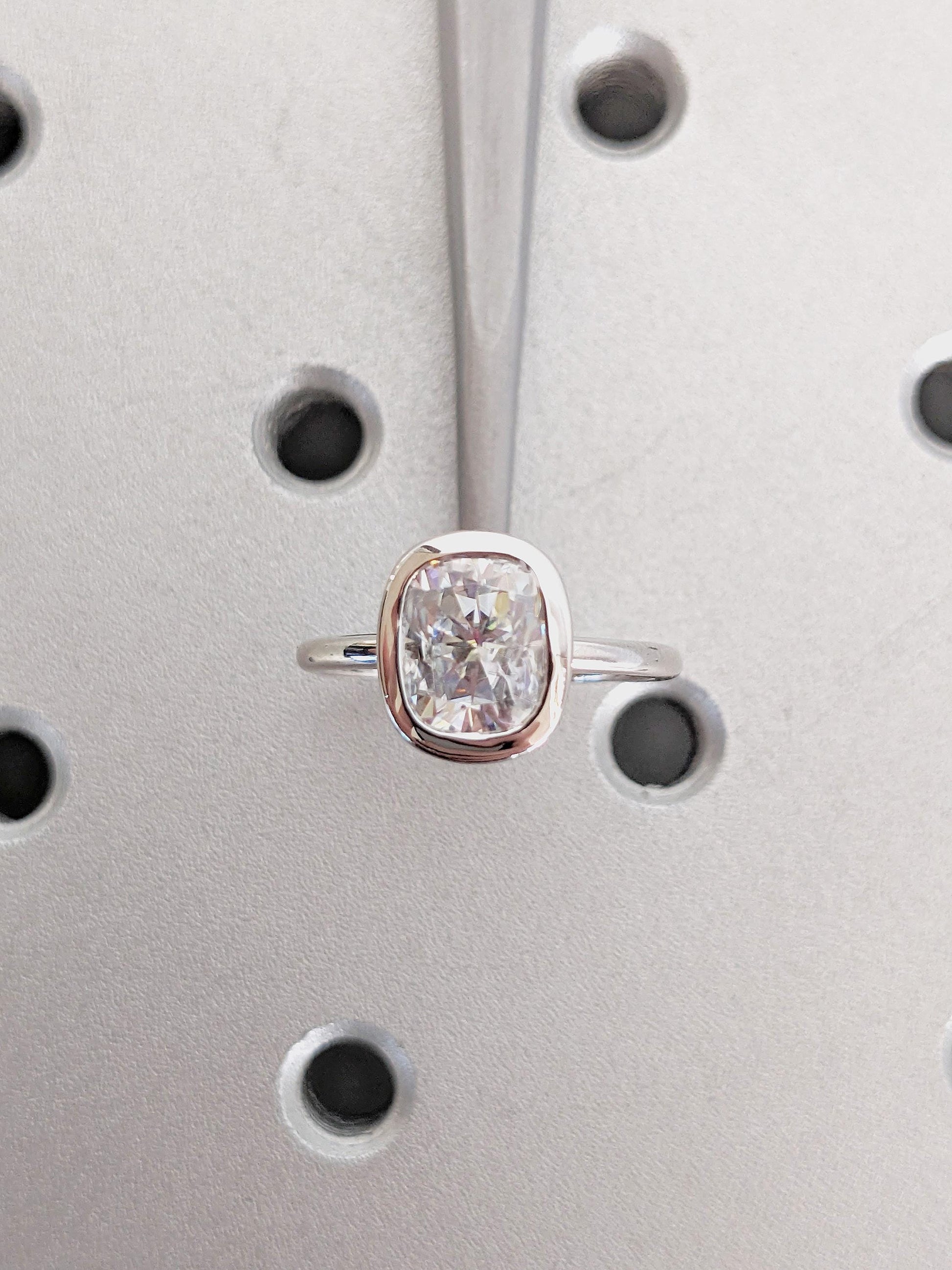 1.2 CT Round Solitaire Moissanite Engagement Ring