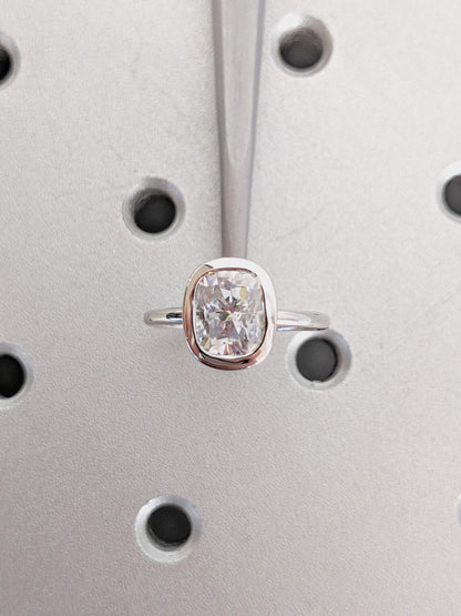 1.2 CT Round Solitaire Moissanite Engagement Ring