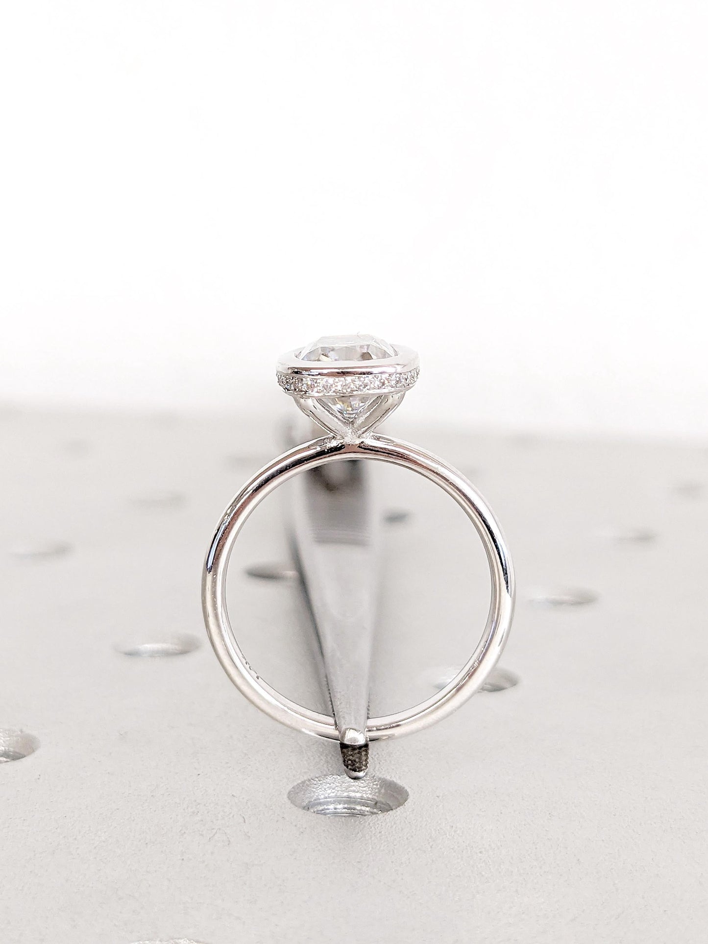 1.2 CT Round Solitaire Moissanite Engagement Ring