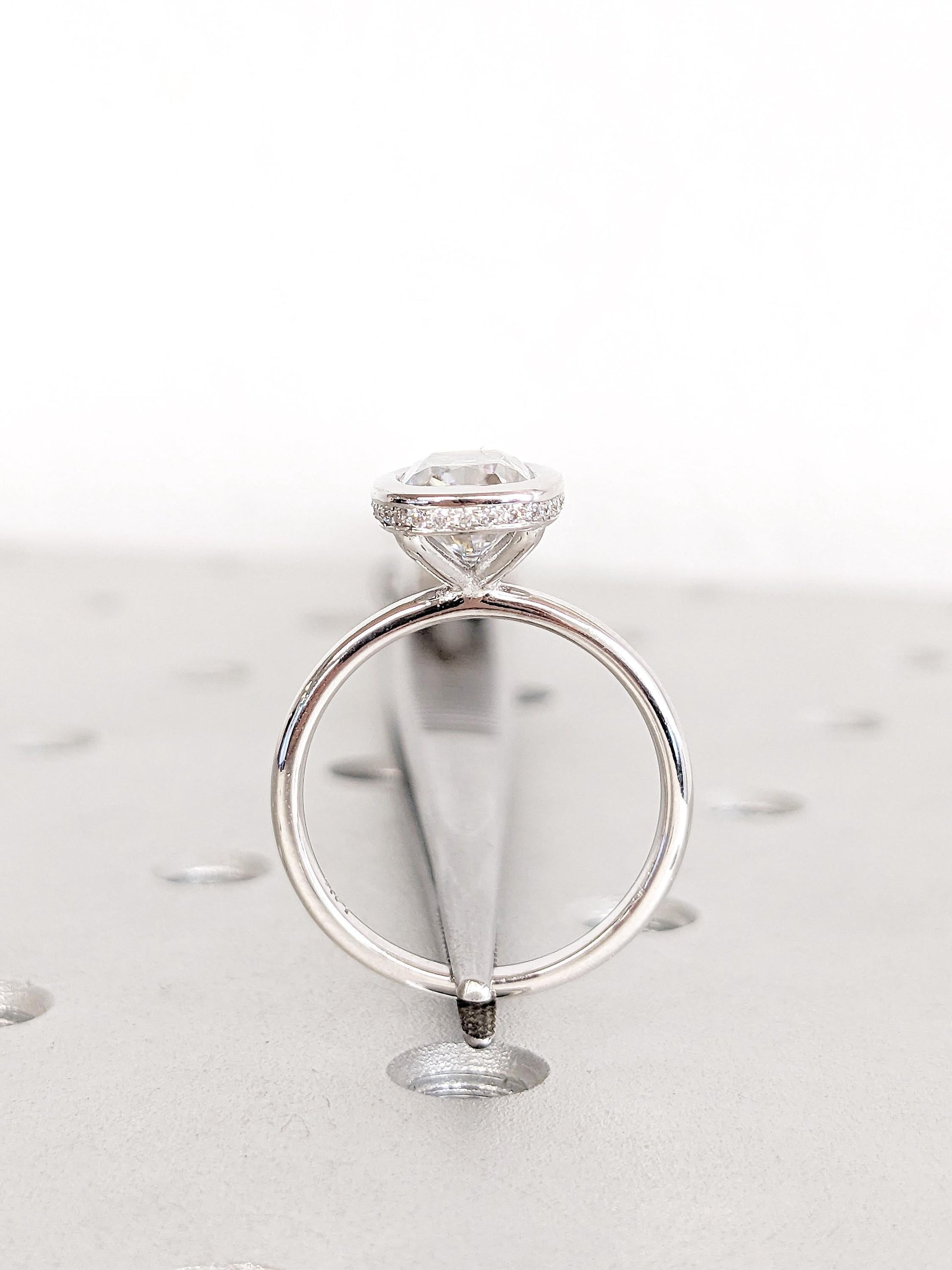 1.2 CT Round Solitaire Moissanite Engagement Ring