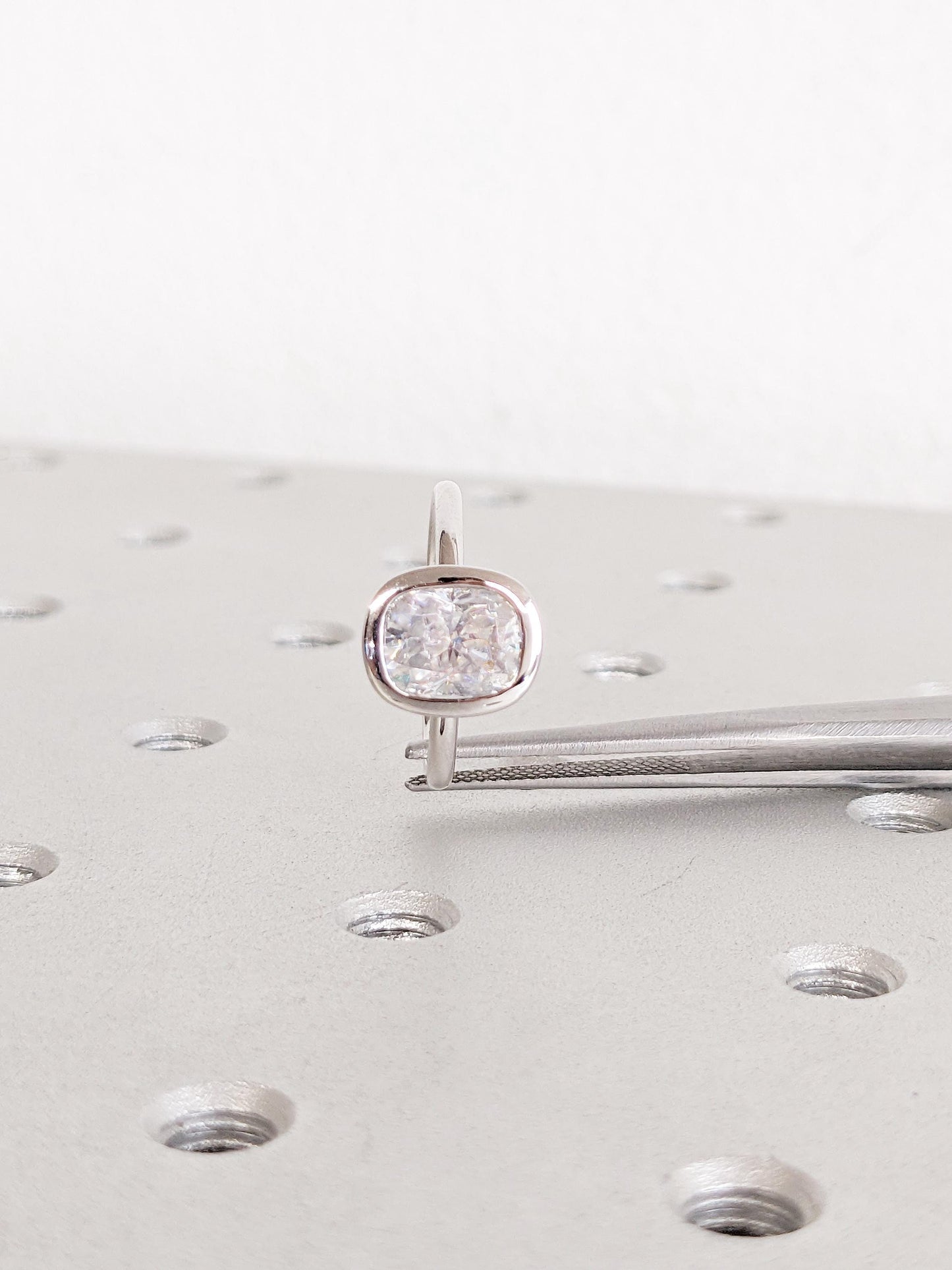 1.2 CT Round Solitaire Moissanite Engagement Ring