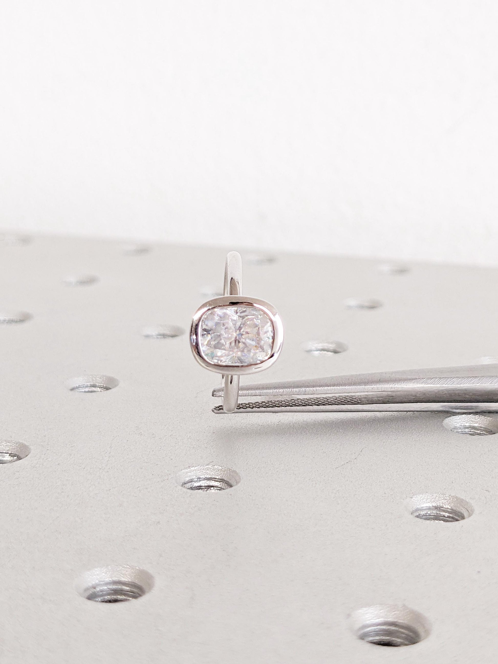1.2 CT Round Solitaire Moissanite Engagement Ring