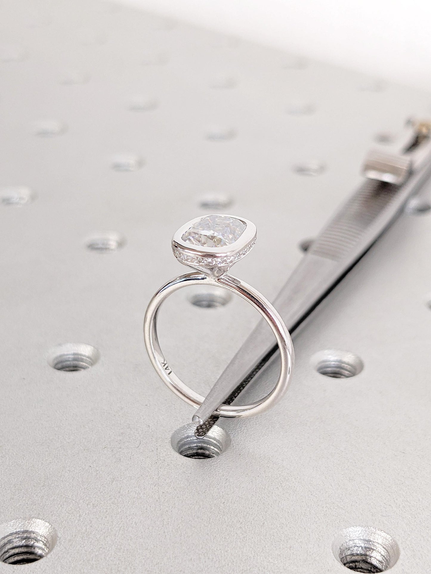 1.2 CT Round Solitaire Moissanite Engagement Ring