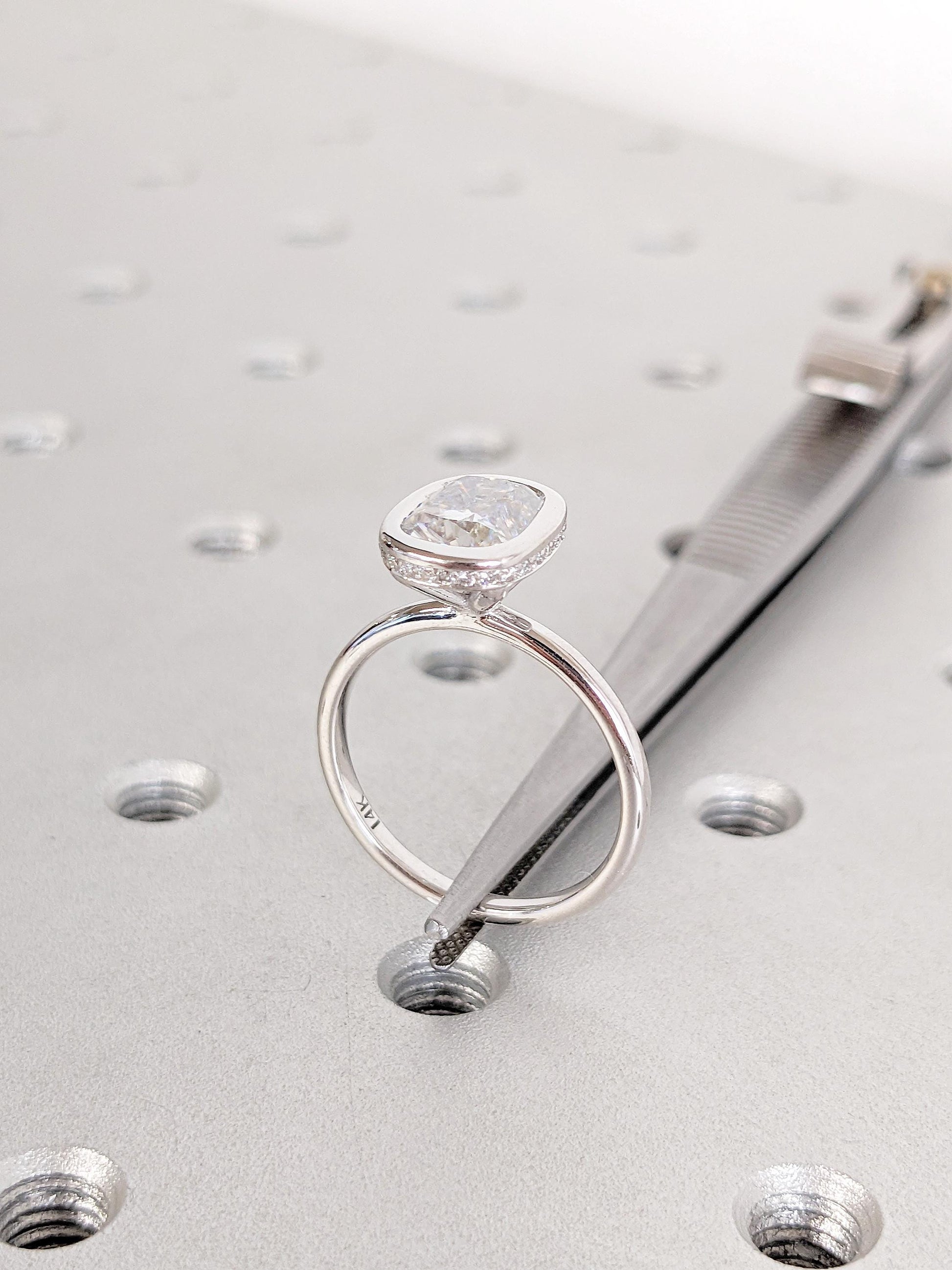 1.2 CT Round Solitaire Moissanite Engagement Ring