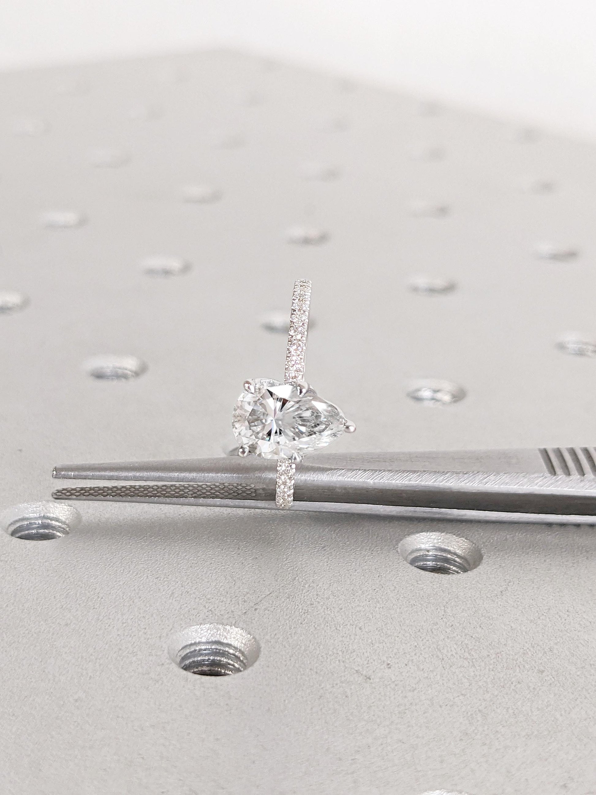 1.2 CT Round Solitaire Moissanite Engagement Ring