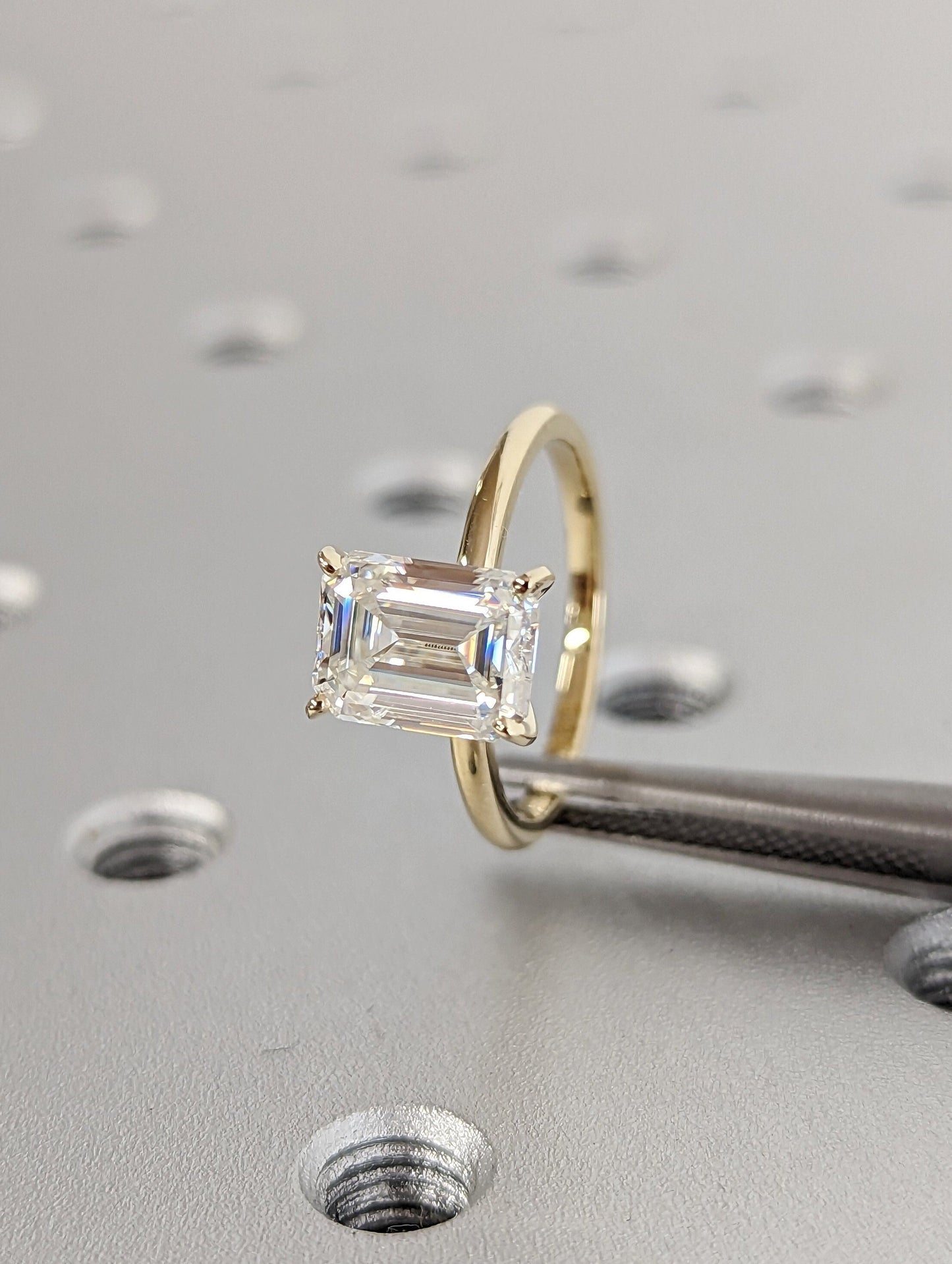 1.2 CT Round Solitaire Moissanite Engagement Ring