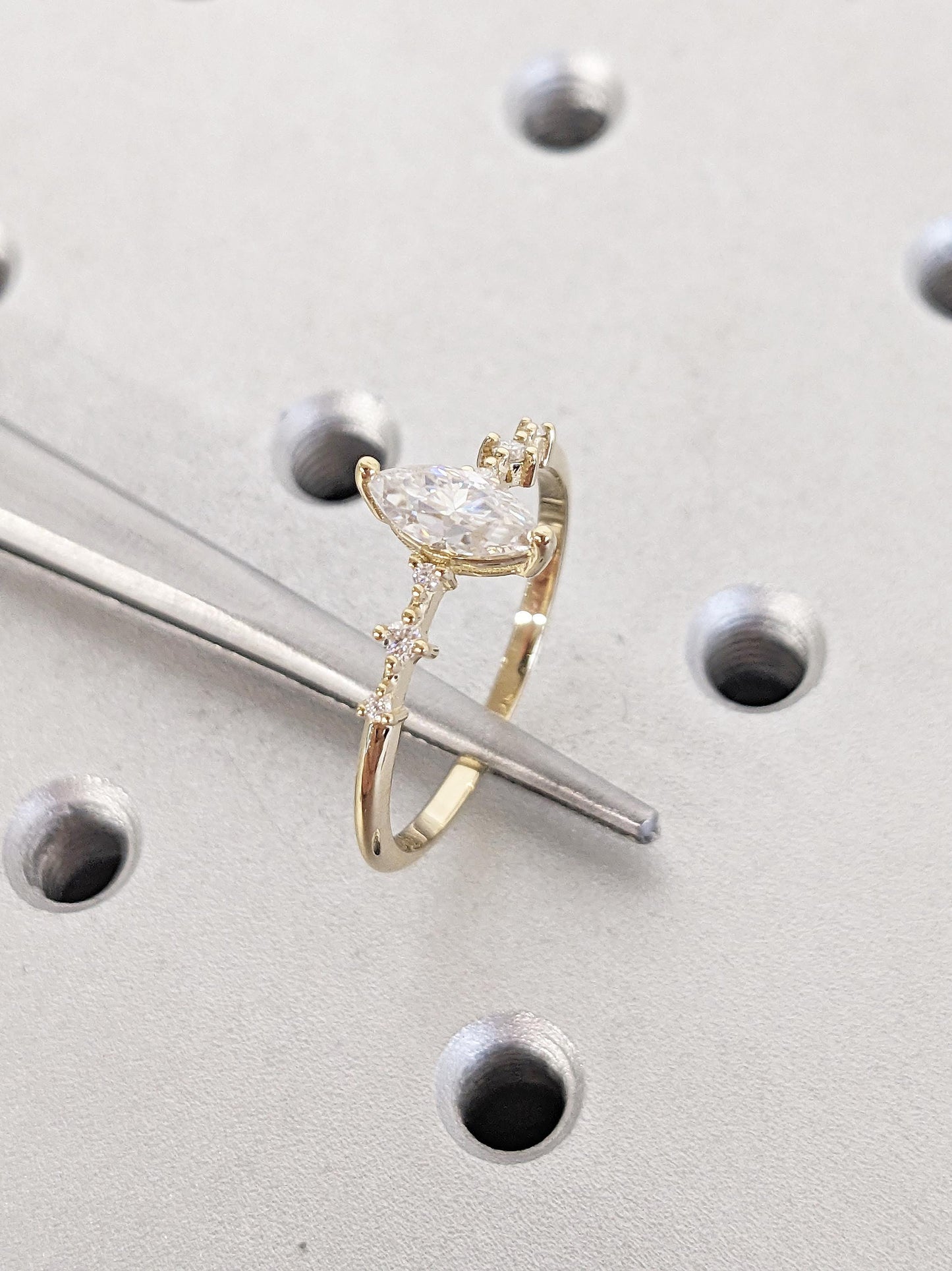 1.2 CT Round Solitaire Moissanite Engagement Ring