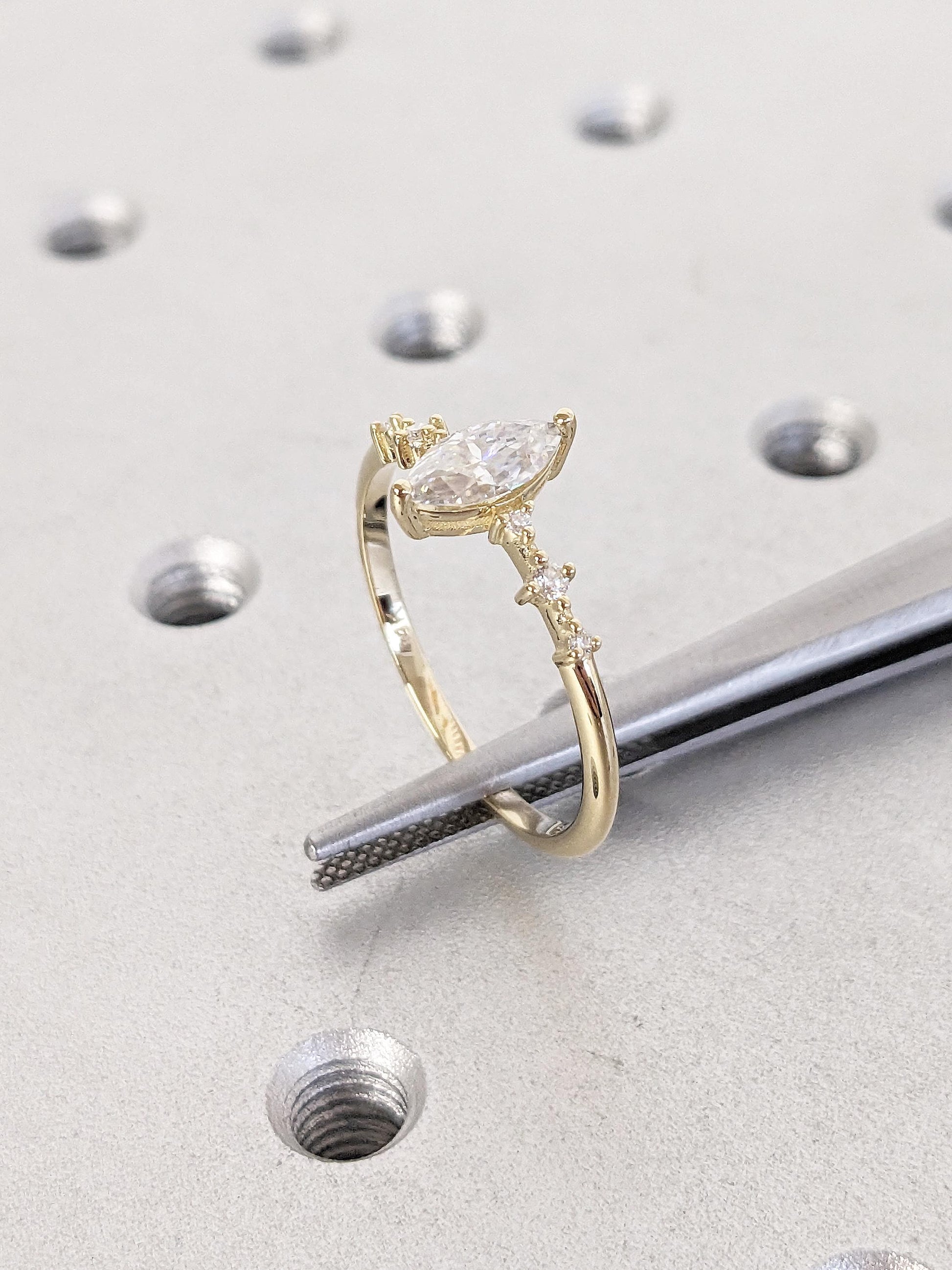 1.2 CT Round Solitaire Moissanite Engagement Ring
