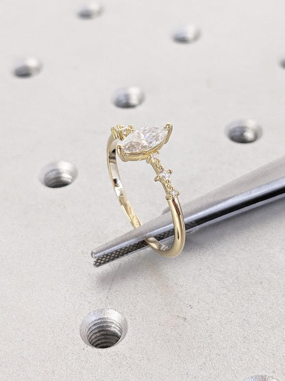 1.2 CT Round Solitaire Moissanite Engagement Ring