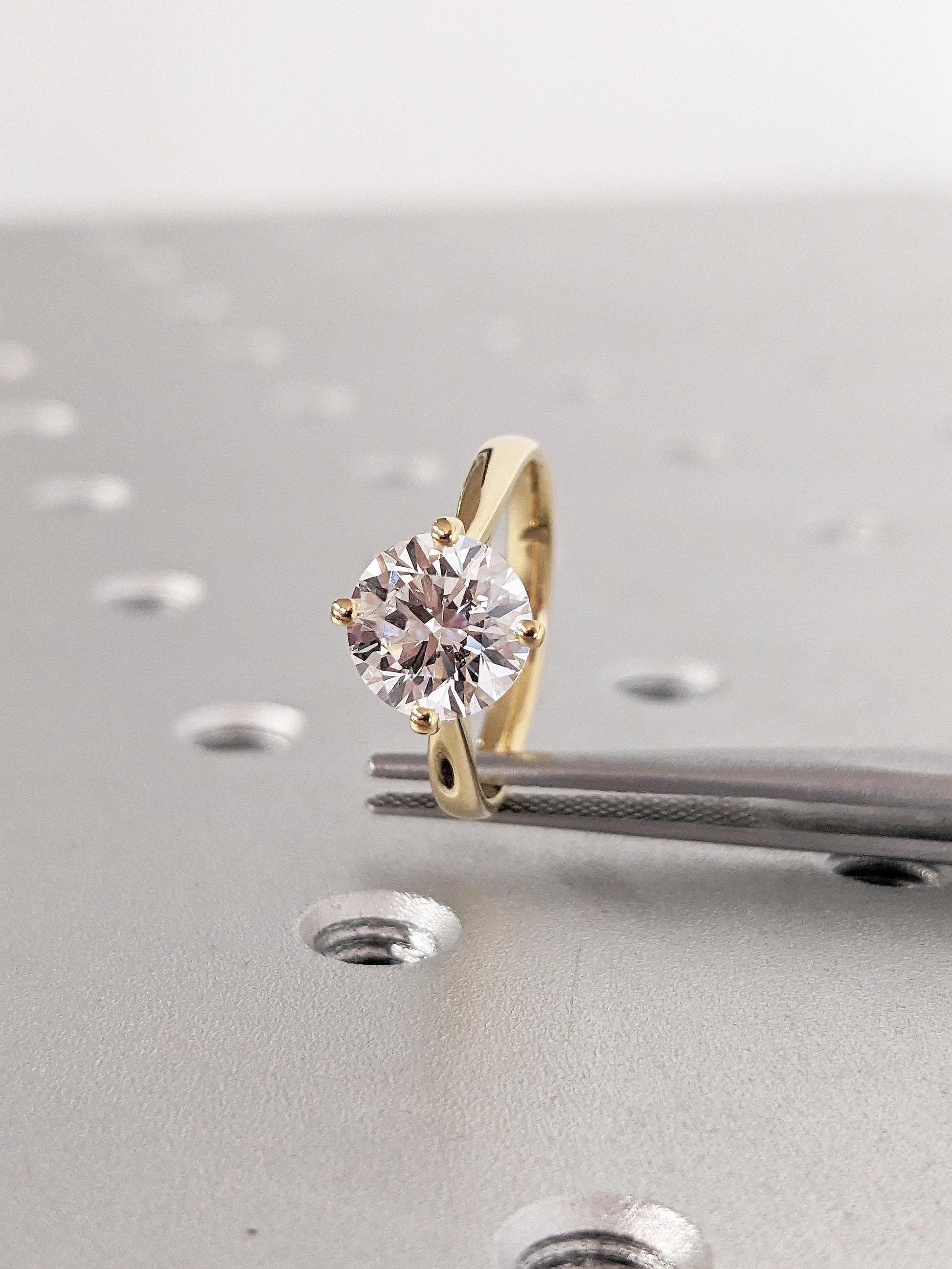 1.2 CT Round Solitaire Moissanite Engagement Ring