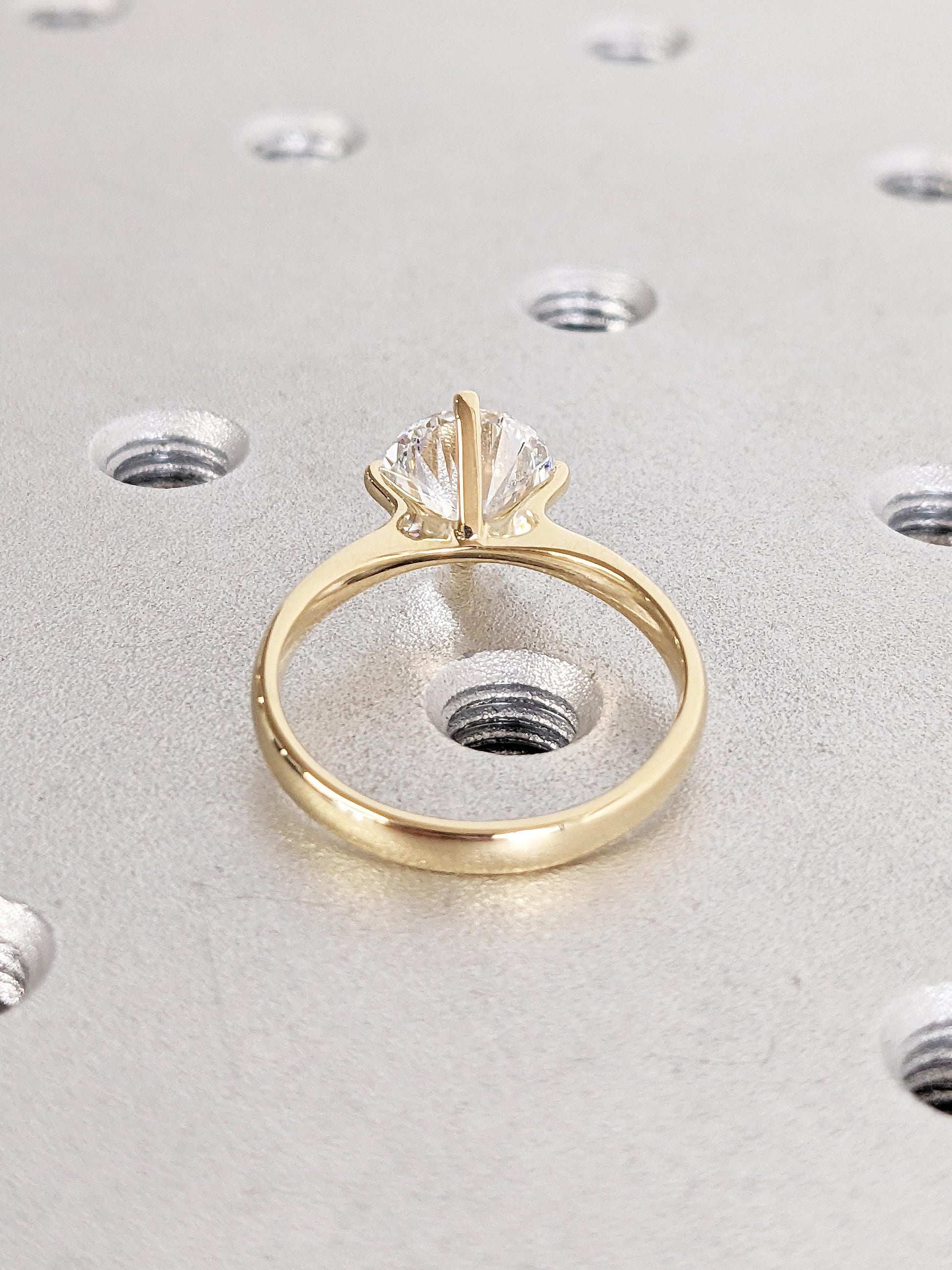 1.2 CT Round Solitaire Moissanite Engagement Ring