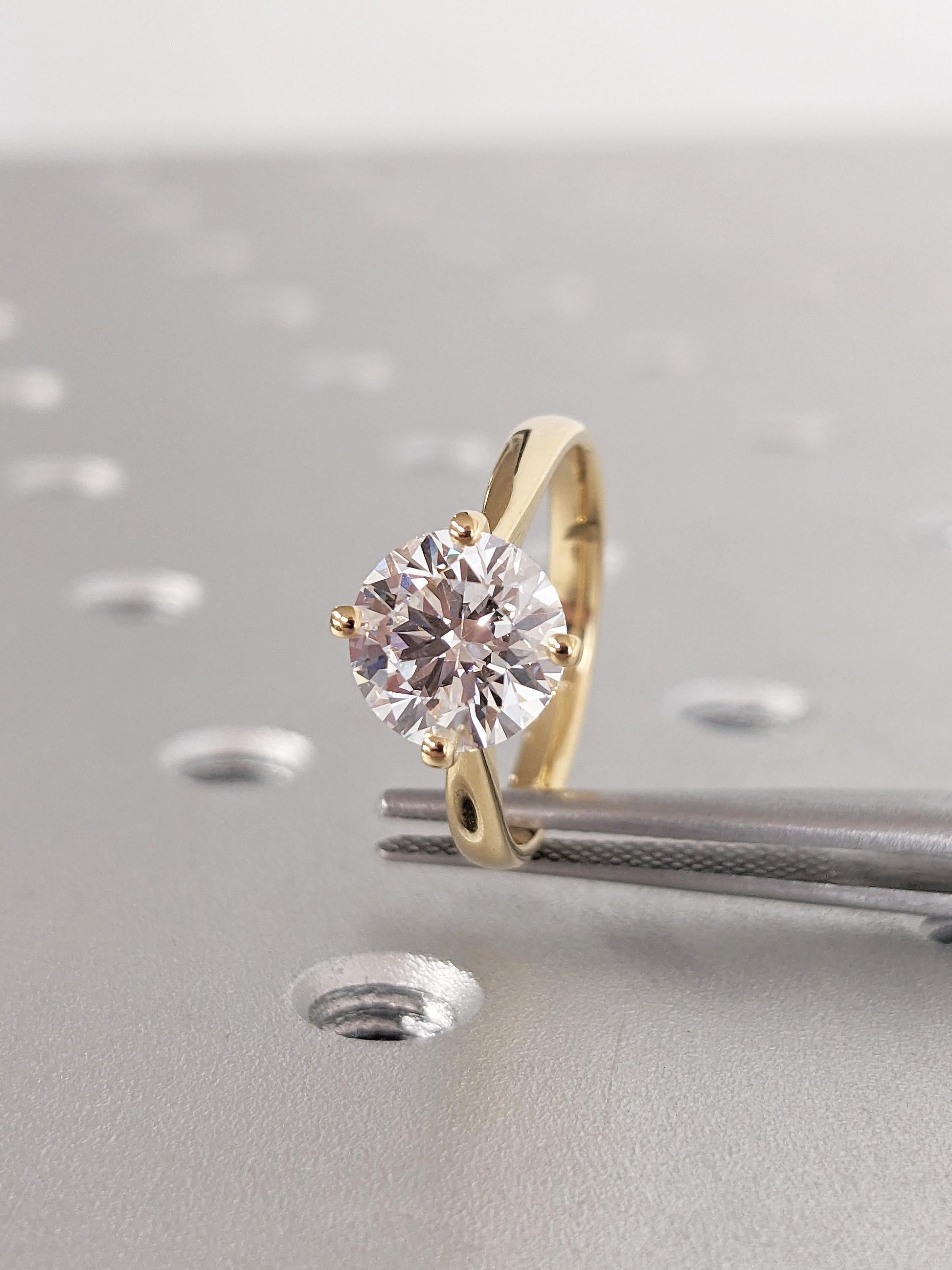 1.2 CT Round Solitaire Moissanite Engagement Ring