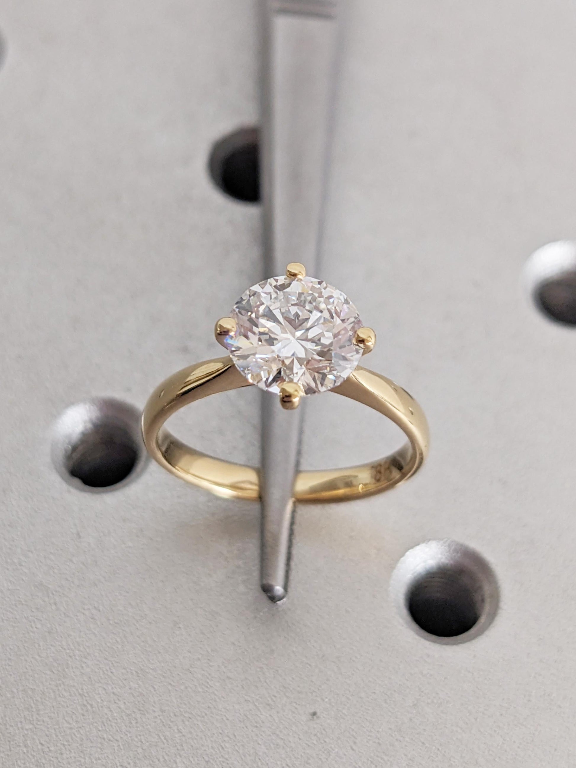 1.2 CT Round Solitaire Moissanite Engagement Ring