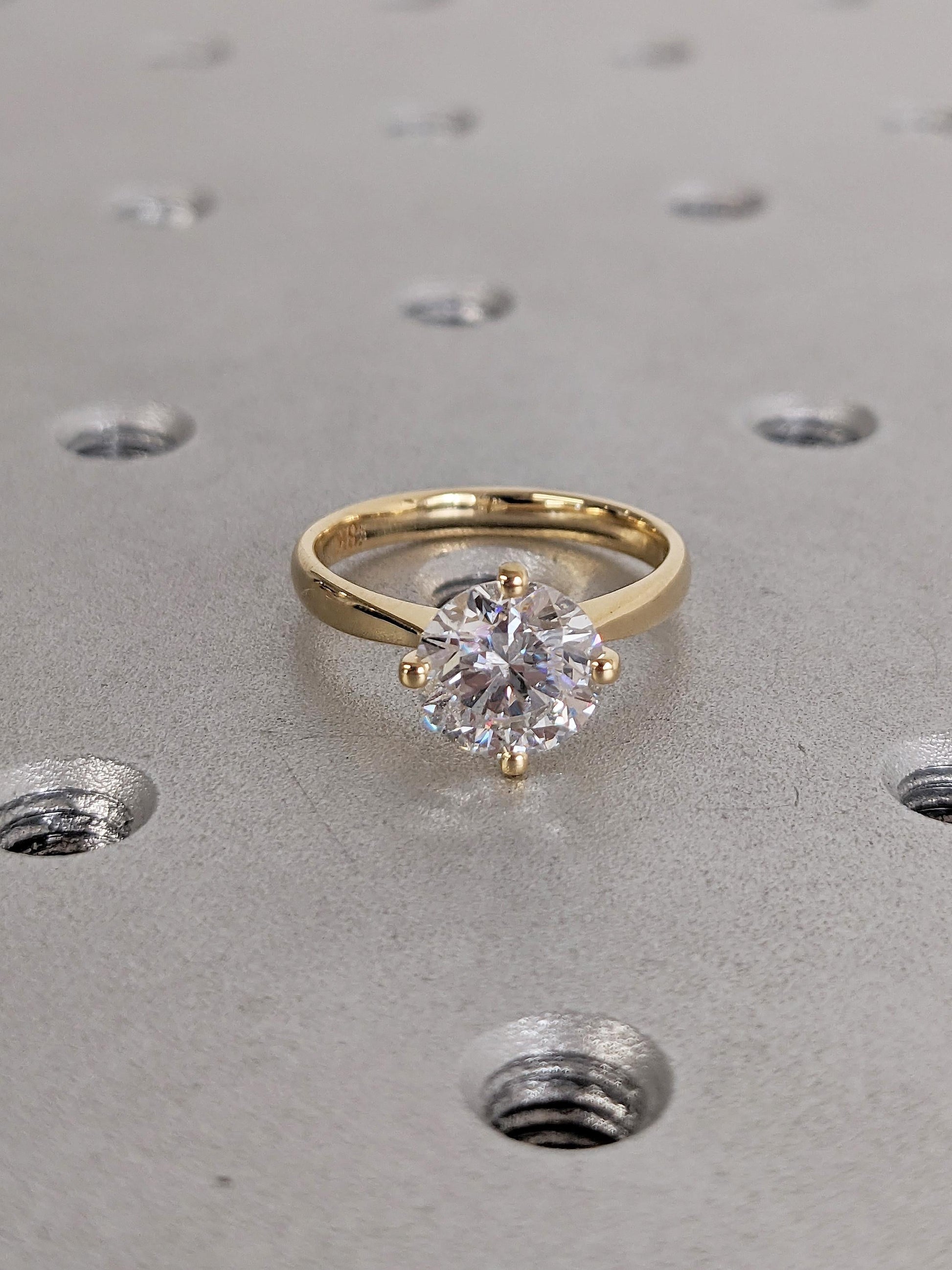 1.2 CT Round Solitaire Moissanite Engagement Ring