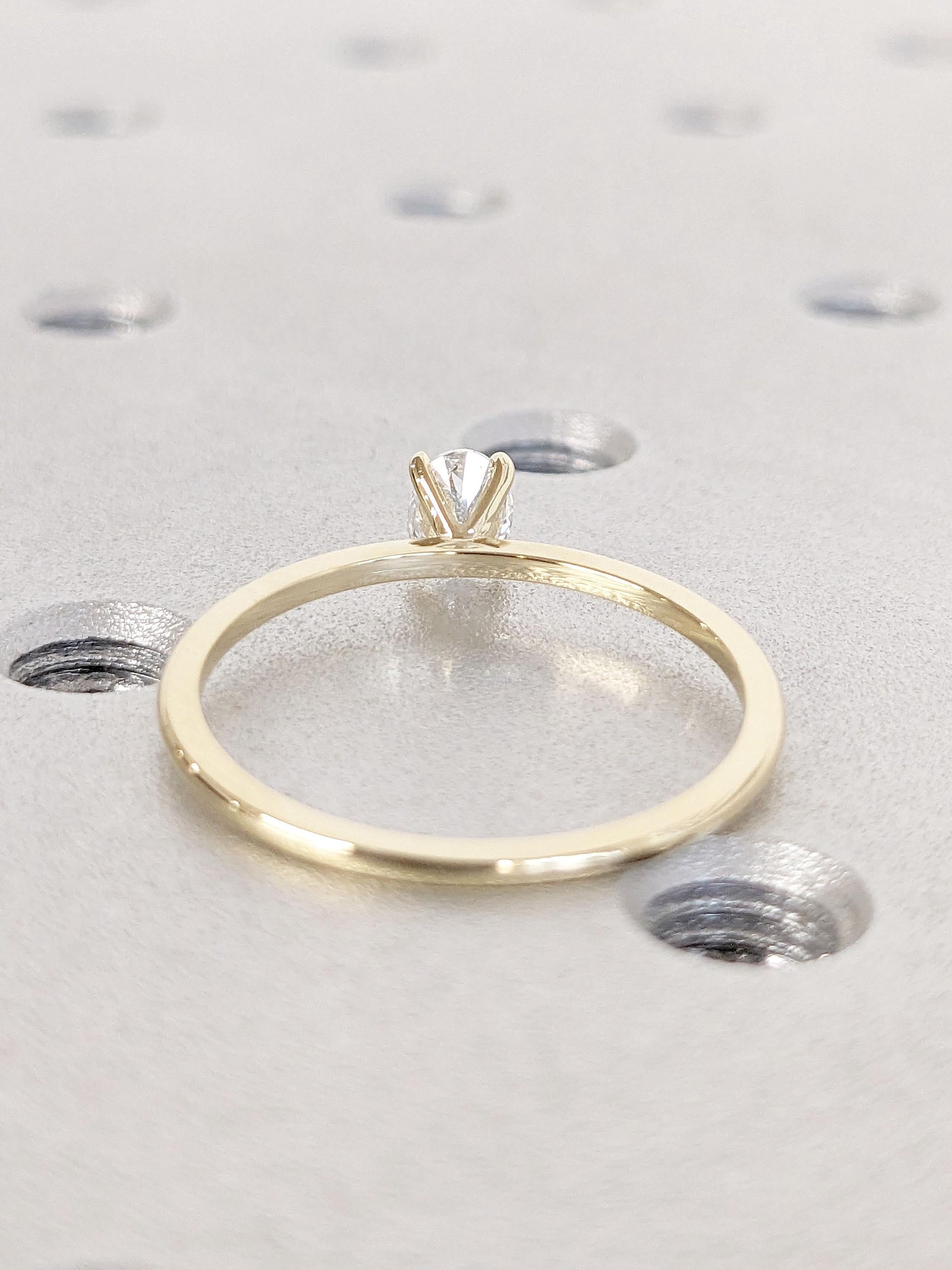 1.2 CT Round Solitaire Moissanite Engagement Ring