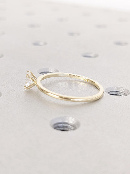 1.2 CT Round Solitaire Moissanite Engagement Ring