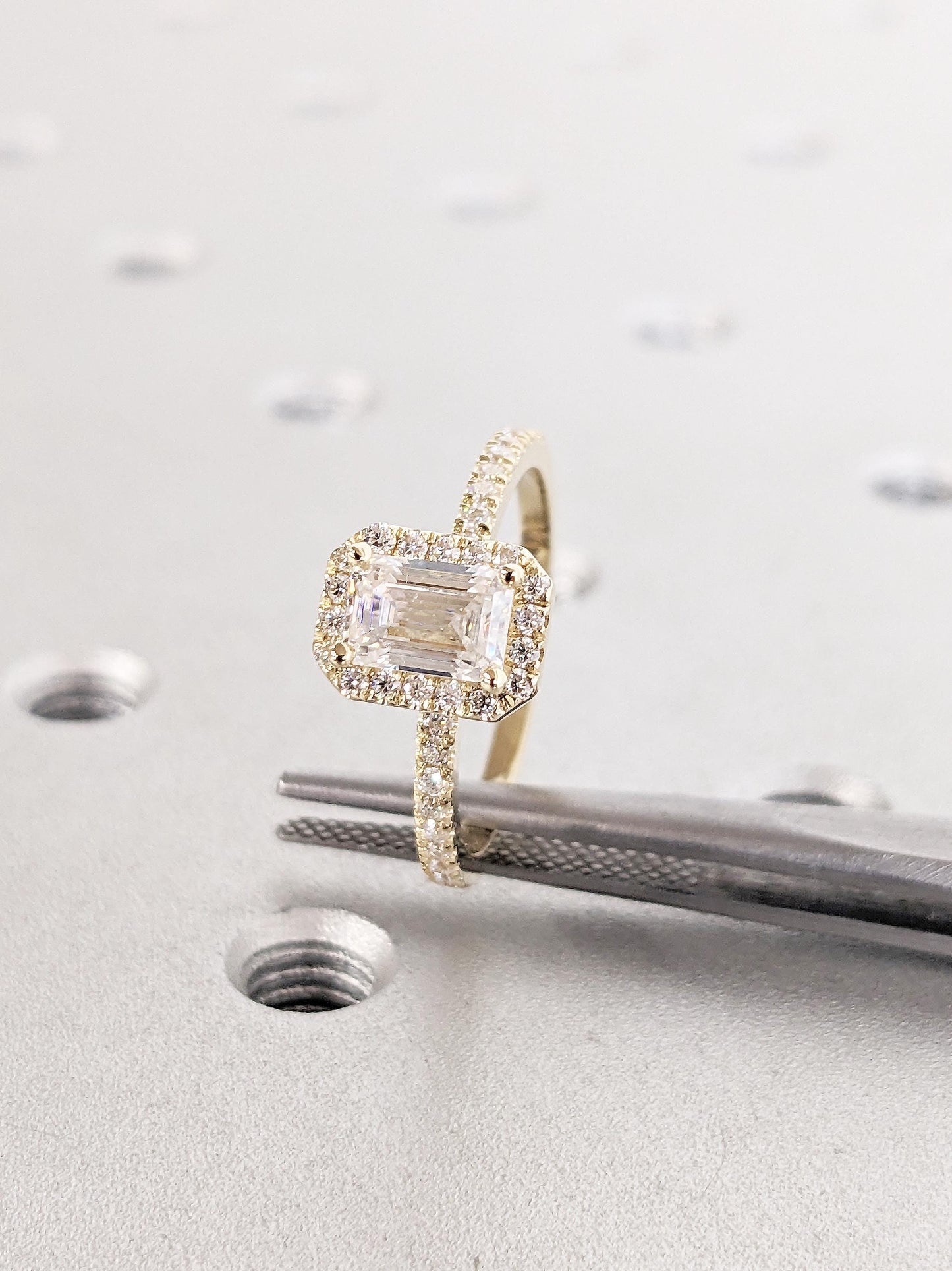 1.2 CT Round Solitaire Moissanite Engagement Ring