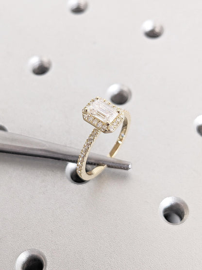 1.2 CT Round Solitaire Moissanite Engagement Ring