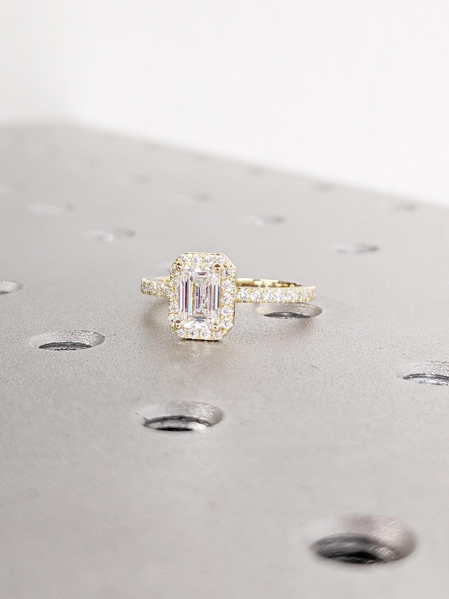 1.2 CT Round Solitaire Moissanite Engagement Ring