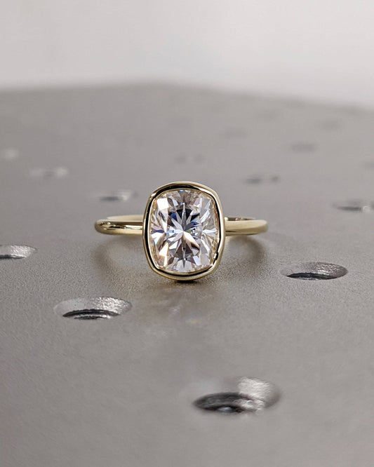 1.2 CT Round Solitaire Moissanite Engagement Ring