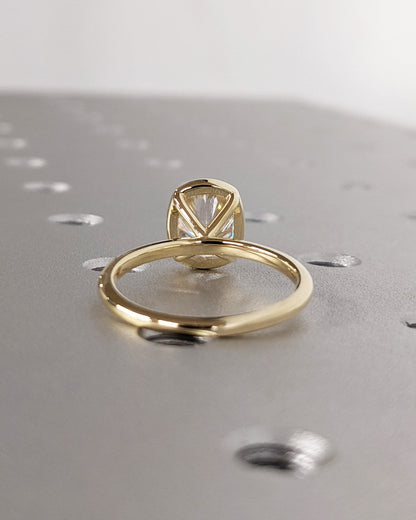 1.2 CT Round Solitaire Moissanite Engagement Ring